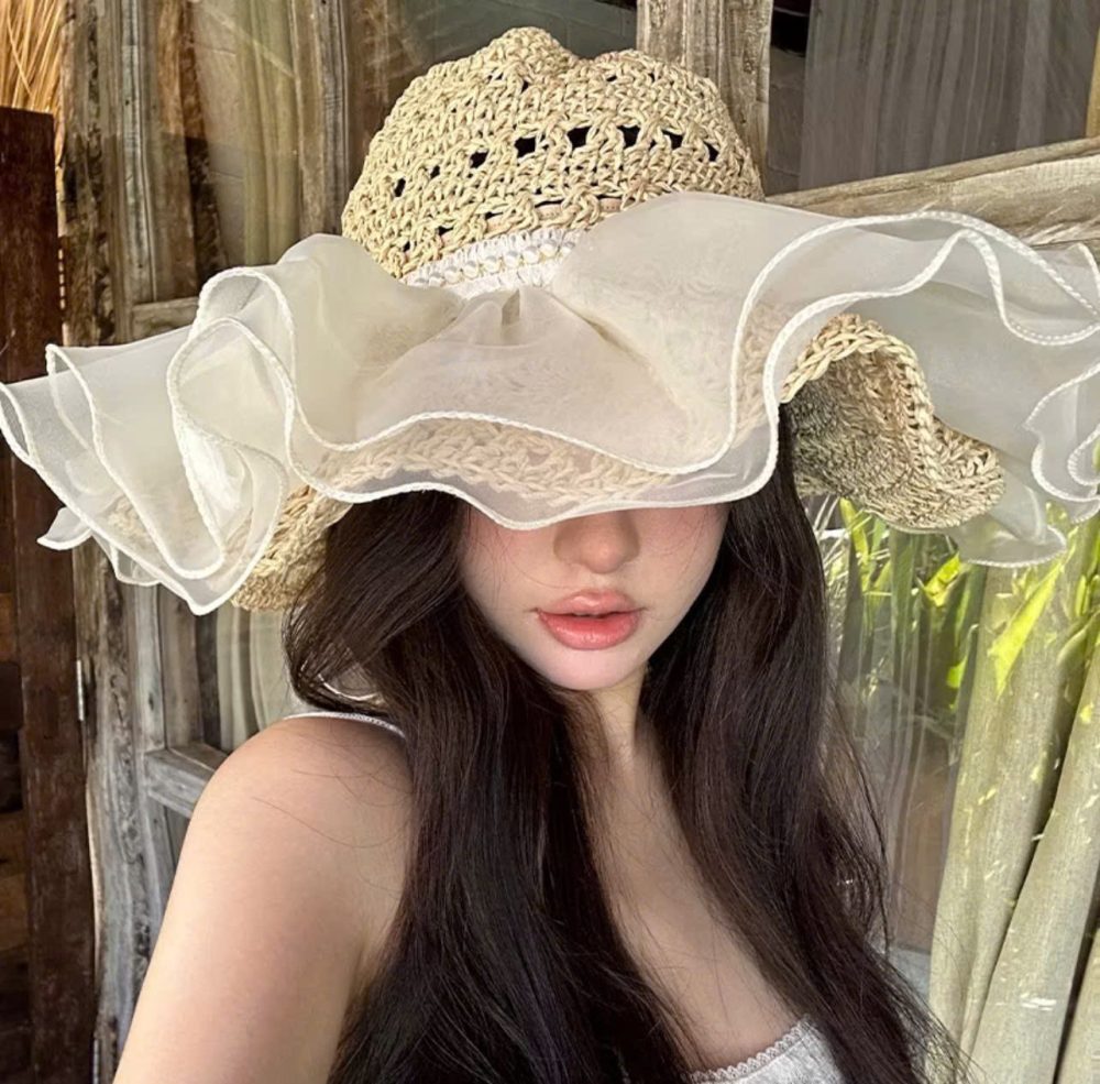 mũ cói phối voan bồng bềnh